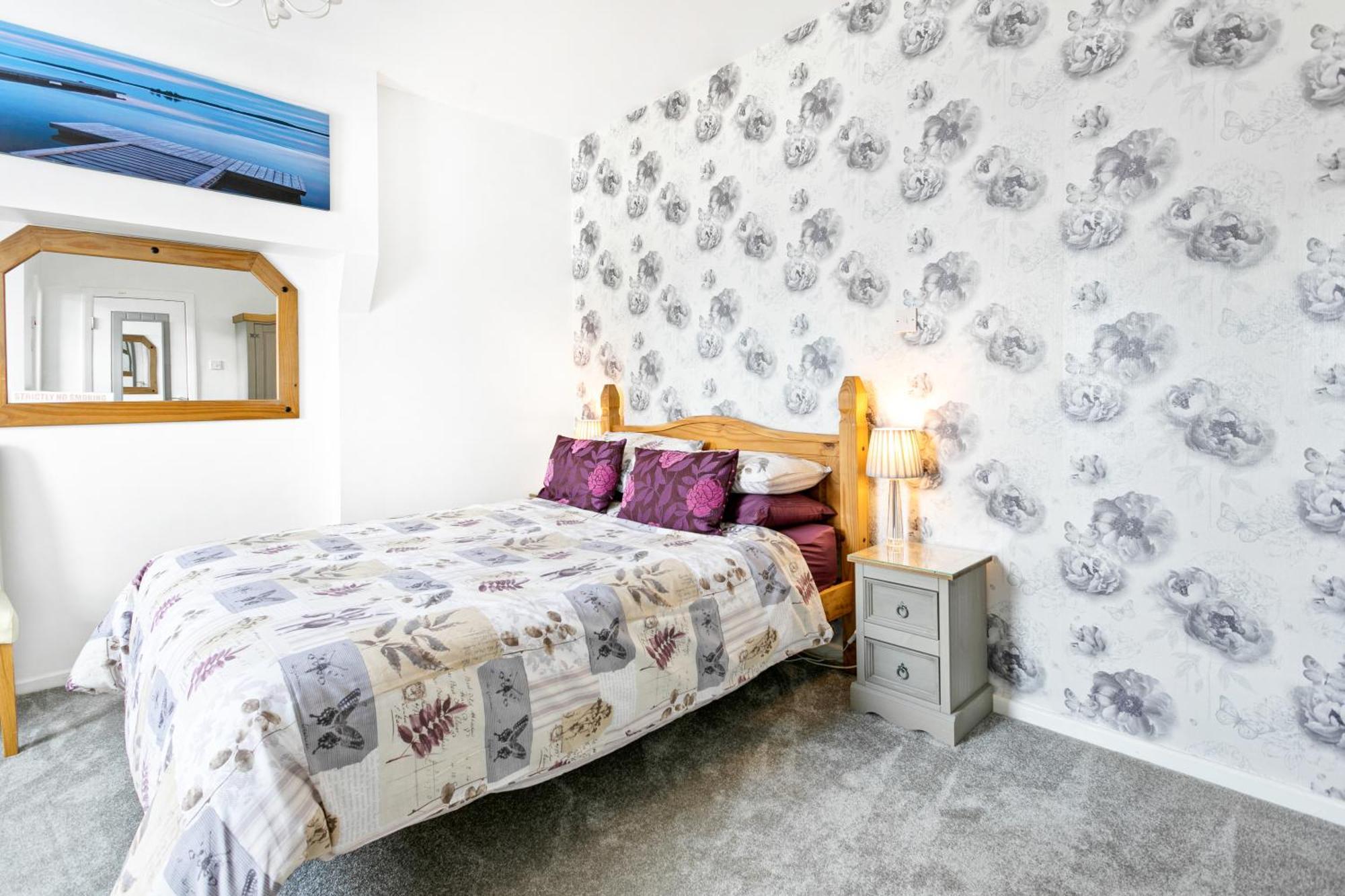 Jacaranda Hotel Пейнтън Екстериор снимка