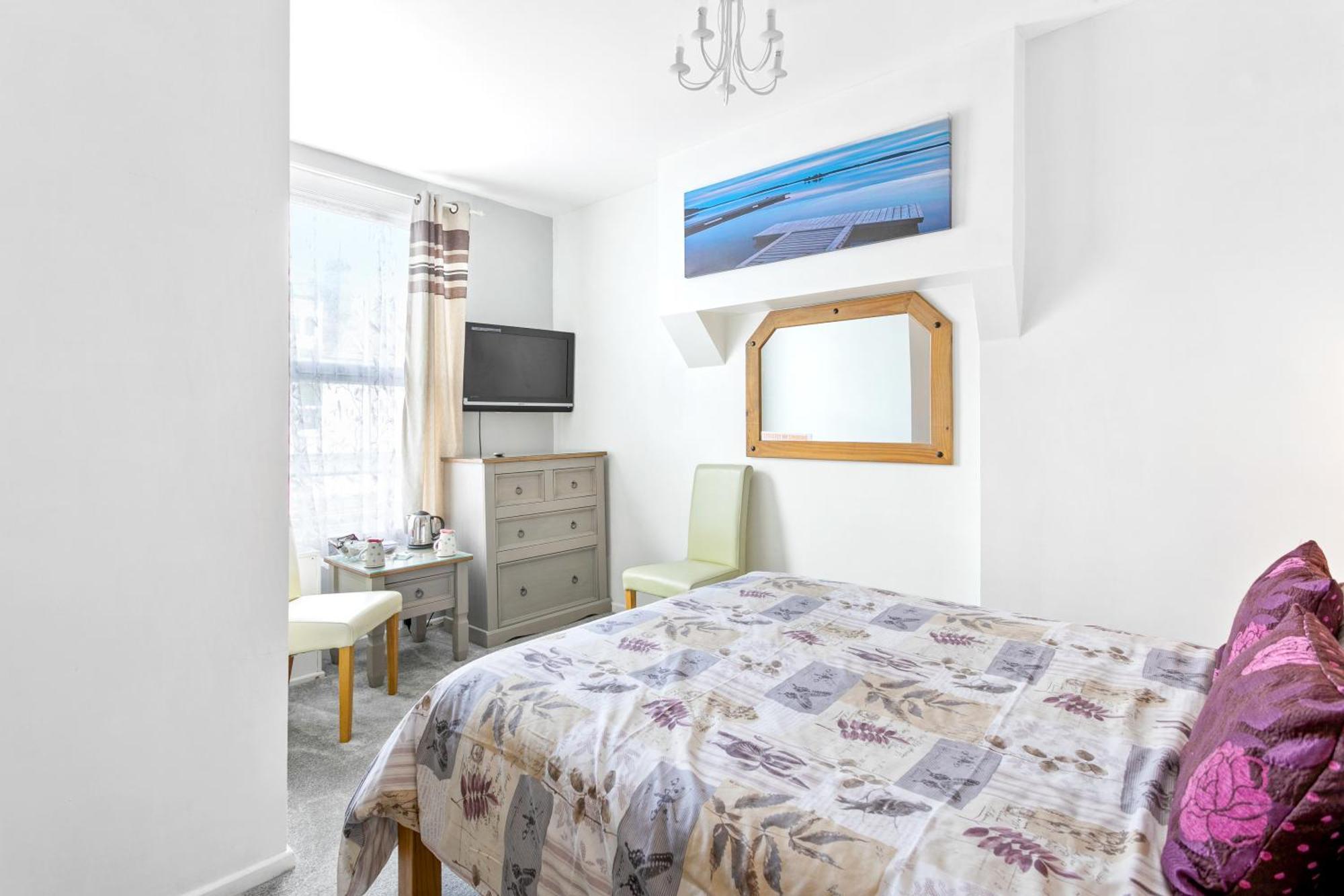 Jacaranda Hotel Пейнтън Екстериор снимка