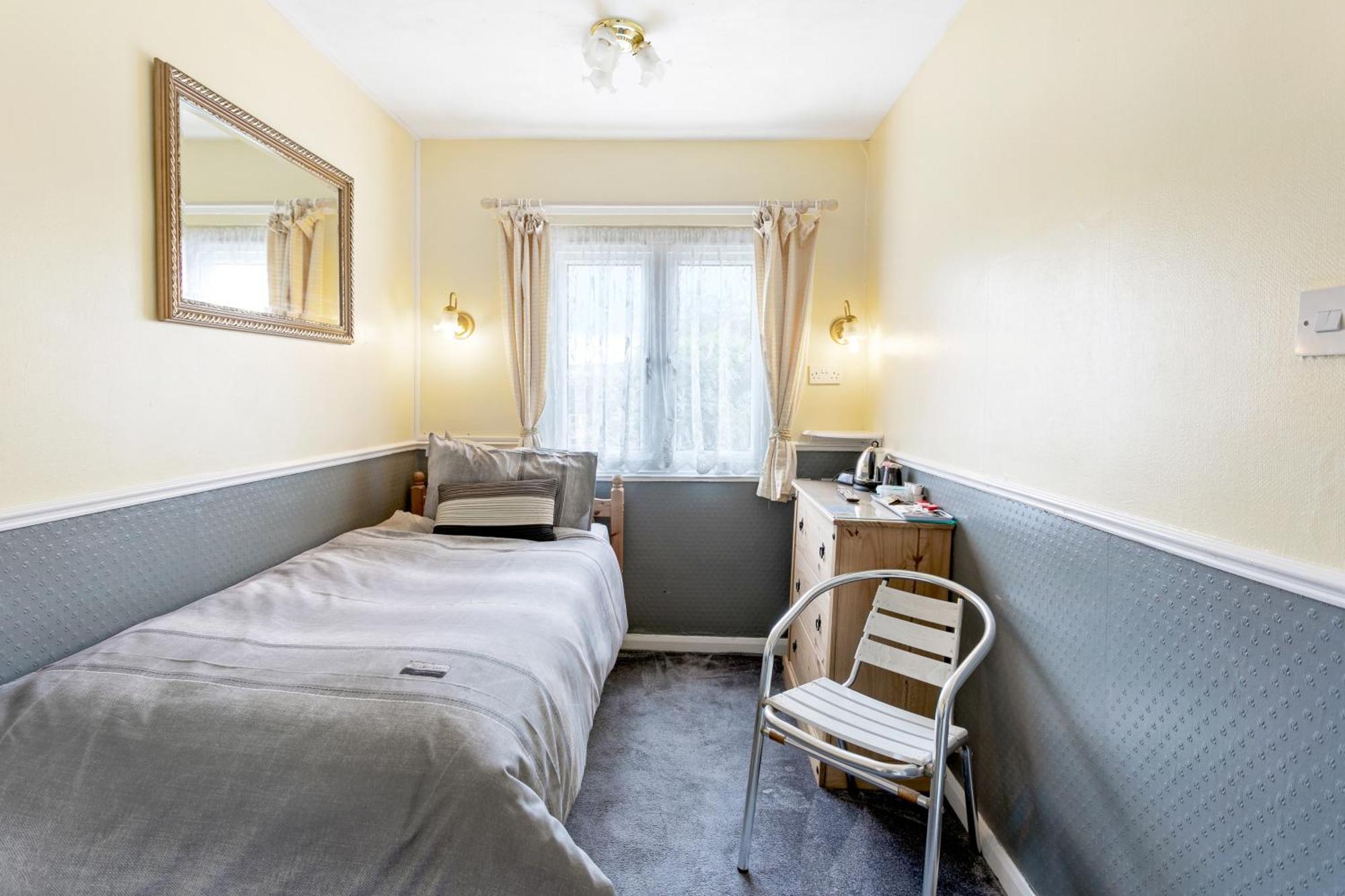 Jacaranda Hotel Пейнтън Екстериор снимка